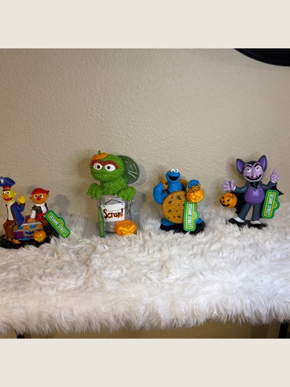 Sesame Street Halloween Resin Figurines 4pc Cookie Oscar Count Bert Ernie NWT